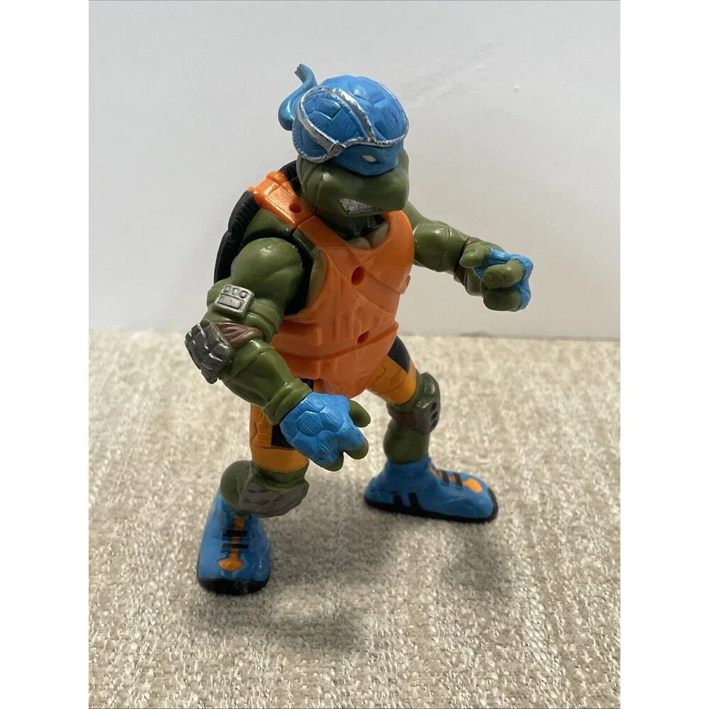 2003 Teenage Mutant Ninja Turtles (TMNT) Scootin' Leo